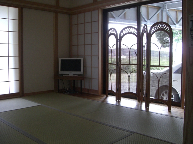 新築したばかりの部屋とは言っても2010年4月完成でしたね(9畳) 新築したばかりの部屋とは言っても2010年4月完成でしたね(9畳)